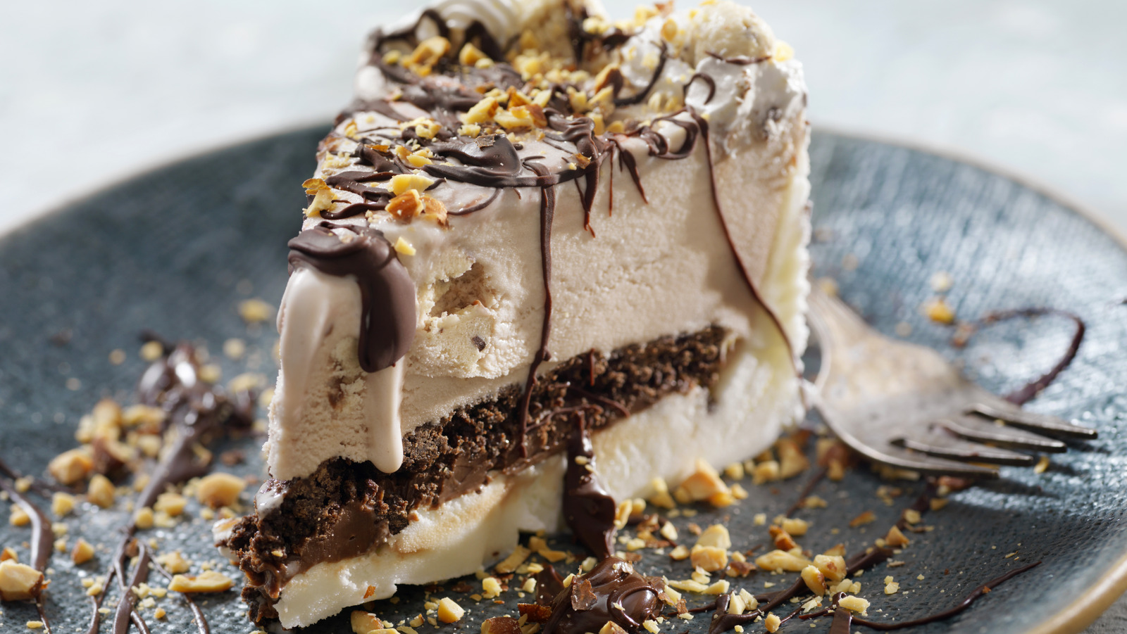 Ice Cream Cake Clones: Why This Modern Classic Still Stands Out